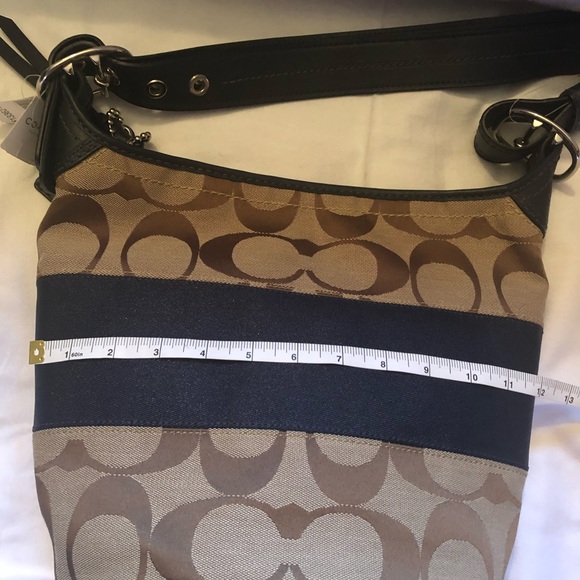 ❌❌SOLD❌❌ Coach Handbag - Picture 3 of 8